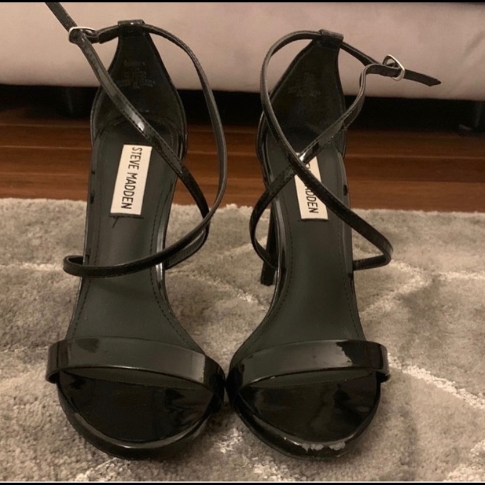 Steve Madden Black Patent Criss Cross Heels - S 8